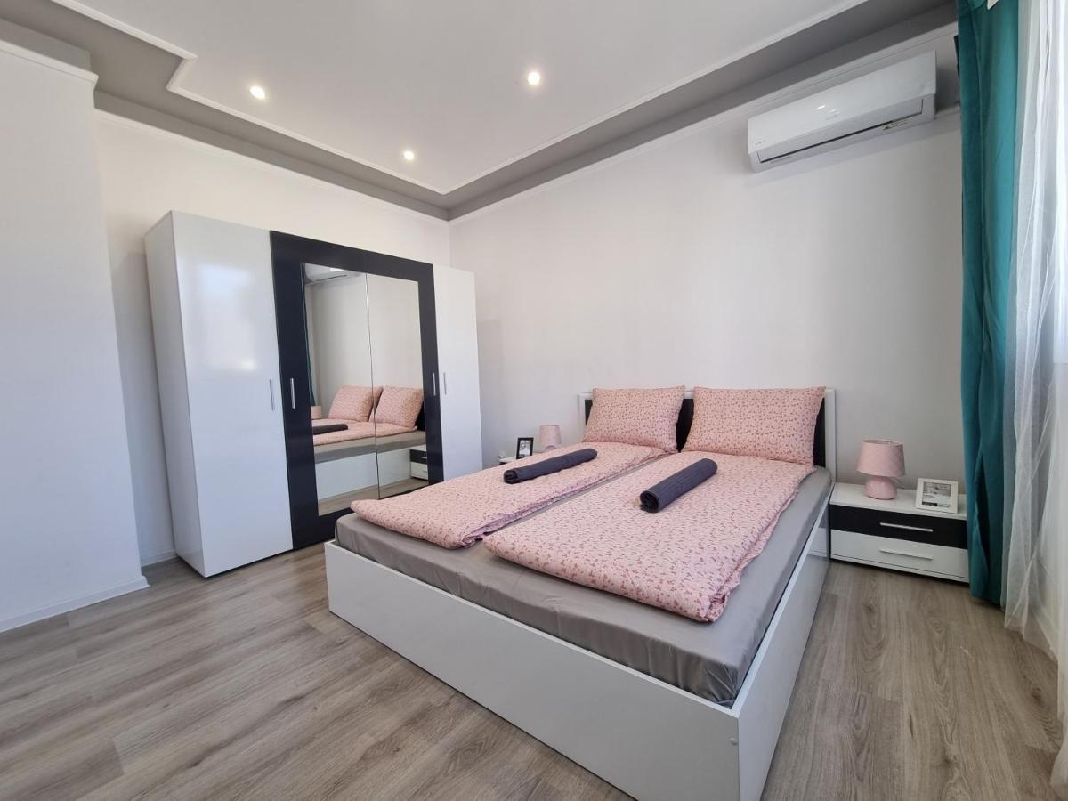 Luxury Two Bedroom Crown Apartament Ботевград Экстерьер фото