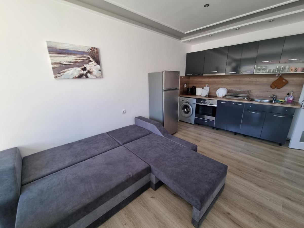 Luxury Two Bedroom Crown Apartament Ботевград Экстерьер фото